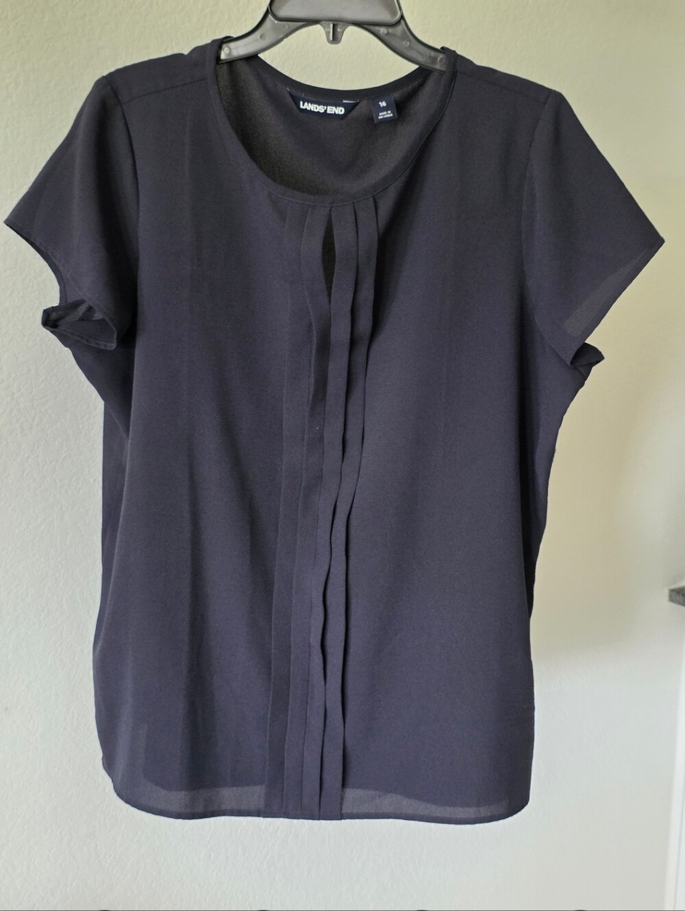 Lands’ End Size 16 Navy Blue Pleated Short Sleeve Blouse Workwear Top Light